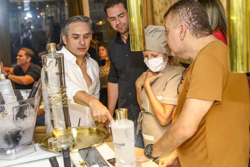 
				Home And Coffee Genice Brandão
				