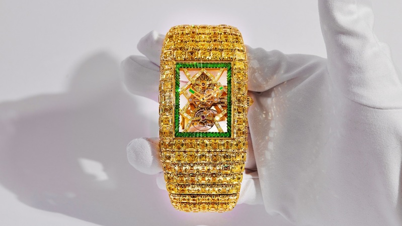 Jacob & Co cria relógio luxuoso com 425 diamantes amarelos