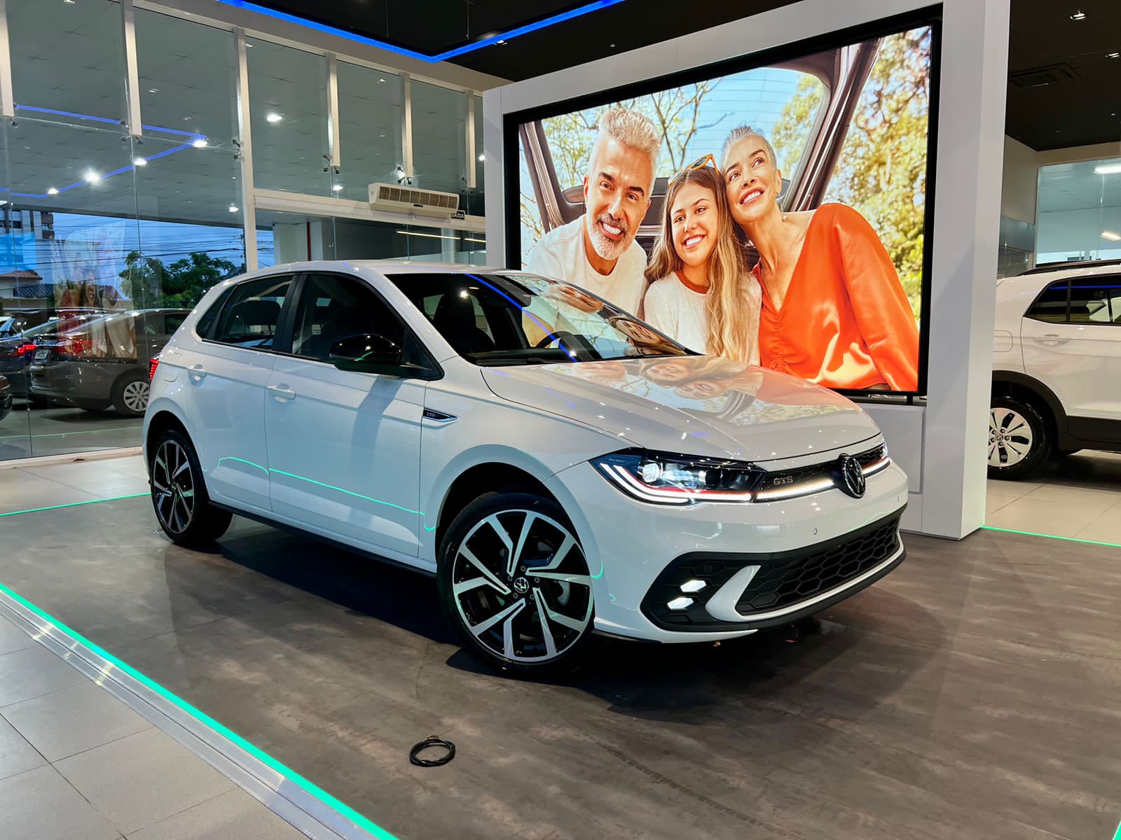 Novo Polo GTS chega com personalidade, frente que lembra o GTI e custa R$ 145.790 Novo Polo GTS chega com personalidade, frente que lembra o GTI e custa R$ 145.790