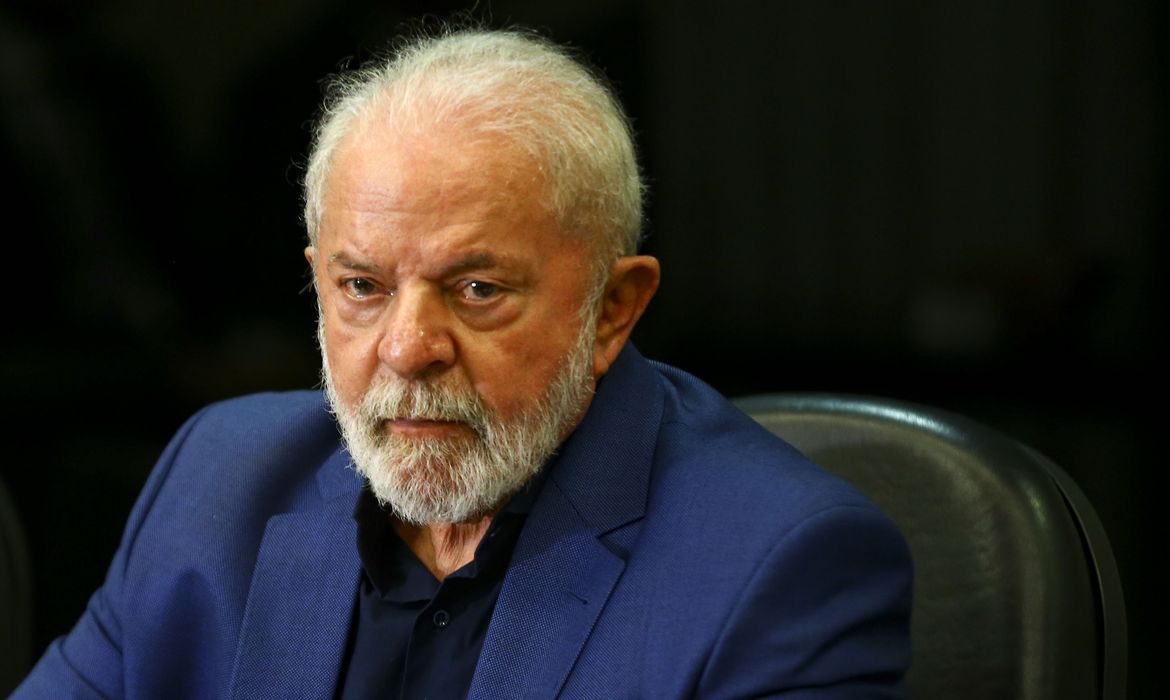Lula adia viagem à China por orientações médicas Lula adia viagem à China por orientações médicas
