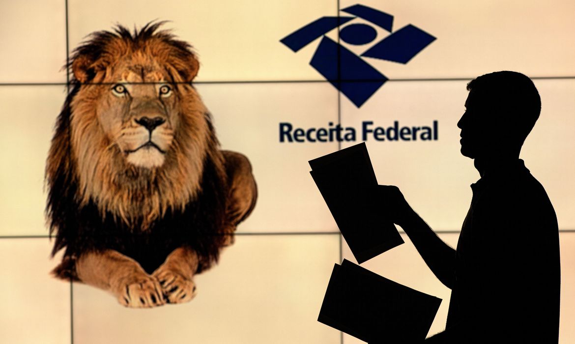 Receita Federal paga nesta quinta restituições do quarto lote do IRPF