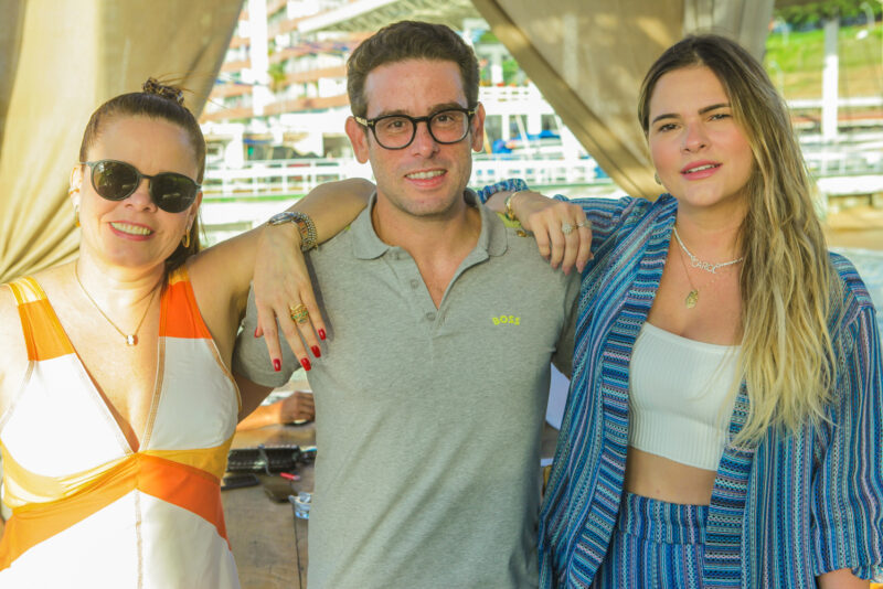 Alegria e diversão - Pôr do sol e atrações diferenciadas atraem uma turma das boas ao Iate Clube