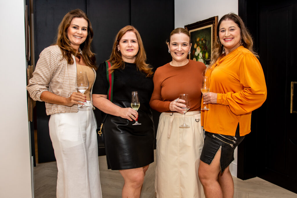 Ivana Bezerra, Vaneska Bezerra, Lidia Petri E Karina Bezerra (2)