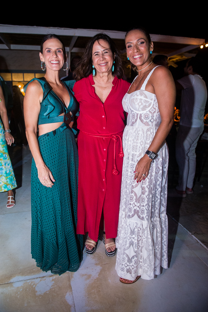 Izabela Valencia, Lilian Quinderé Neves E Daniele Couto