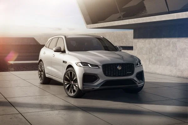 Extrema Jaguar Land Rover é premiada como líder em vendas do modelo Jaguar F-PACE no Brasil