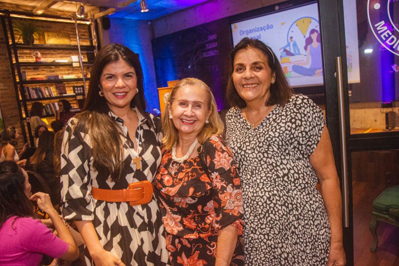 Happy Hour - Dra. Manoela Crisóstomo realiza evento especial em alusão ao Dia Internacional da Mulher