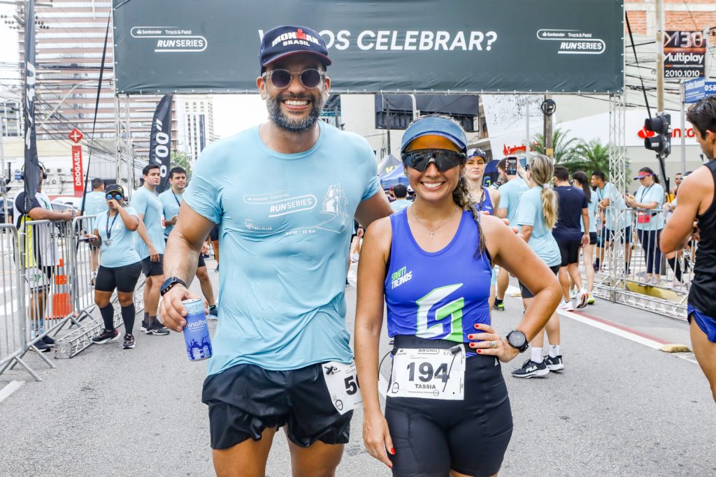 
				João Luis Pereira e Tássia Reis   
				