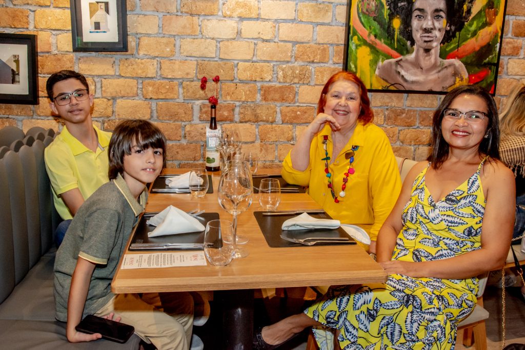 João Vitor E Guilherme Linheiro, Eveline Vasconcelos E Bernarda Brito