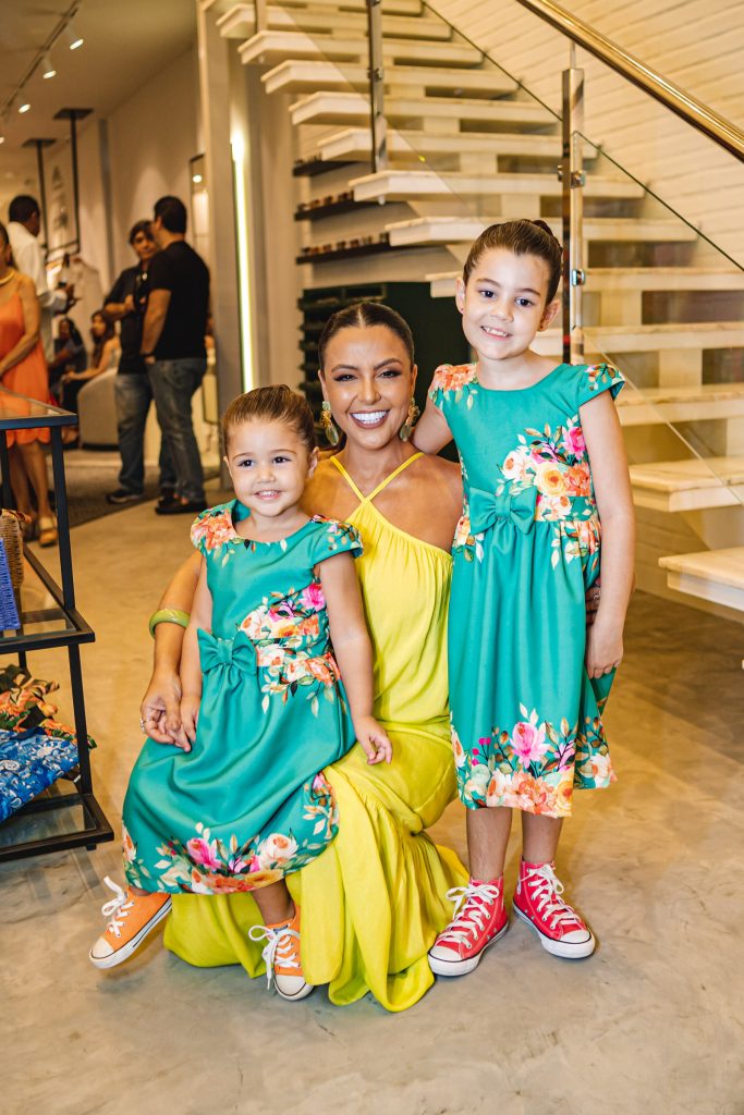 Karina, Manu E Valentina Cysne