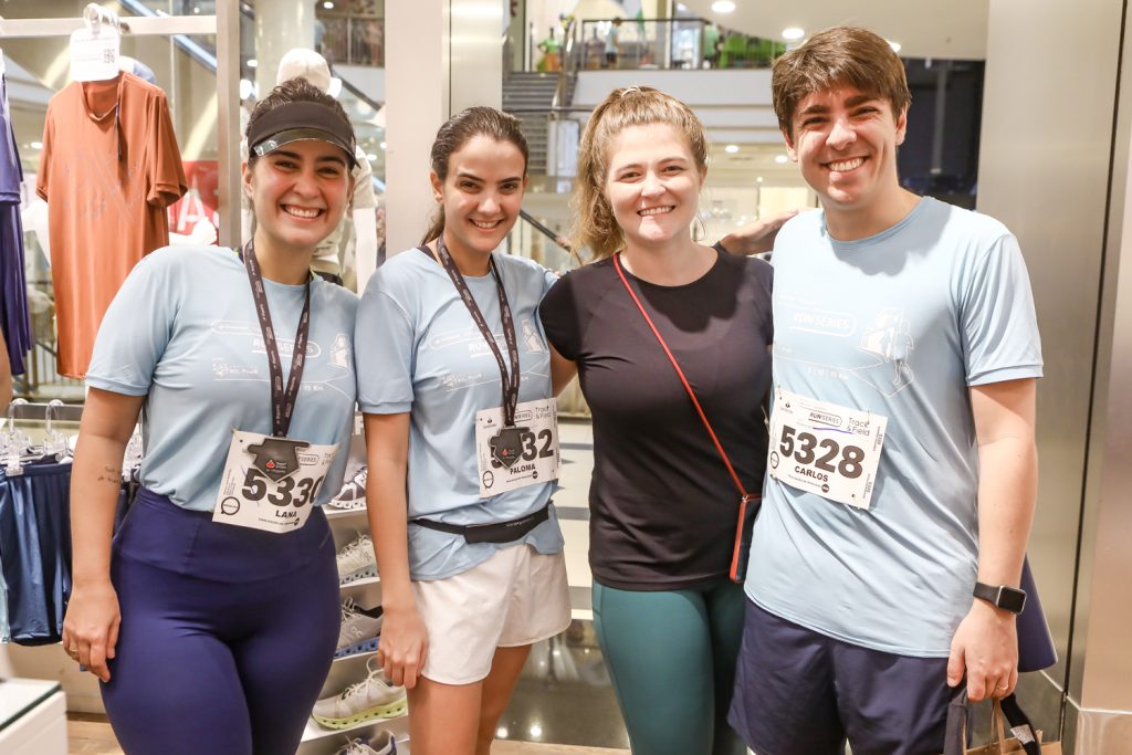 
				Lana Martins, Paloma Verçosa, Rafaela Nasser e Carlos Almeida 
				