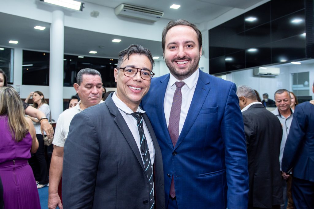 Leonardo Araújo E Adams Gomes