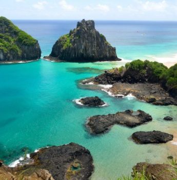 Lista das 50 melhores praias do mundo em 2026 destaca destinos preservados e coloca Brasil entre referências globais