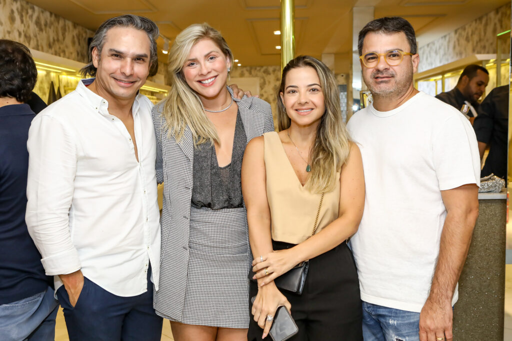 
				Loredan Bernutty Genice Brandão, Karol Marinho e Luigi Almeida 
				