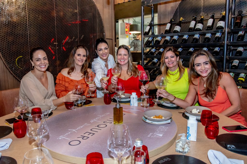 Lorena Lourenço, Sorana Valença, Danielle Linheiro, Luciana Colares, Tatiana Luna E Camila Quinderé