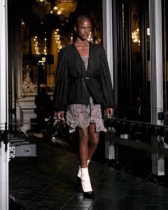 Louis Vuitton Anuncia Desfile Cruise 2024 Em Ilha Italiana Paradisiaca 91c83840 161c 47ad 9c3f 3250303005a6