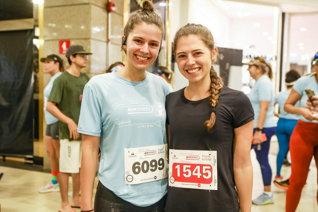 
				Luana e Lívia Machado    
				