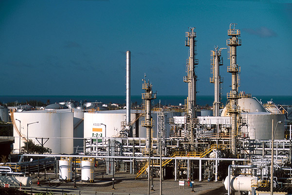 Cade dá aval e Petrobras cancela privatização da Lubnor e de outras quatro refinarias