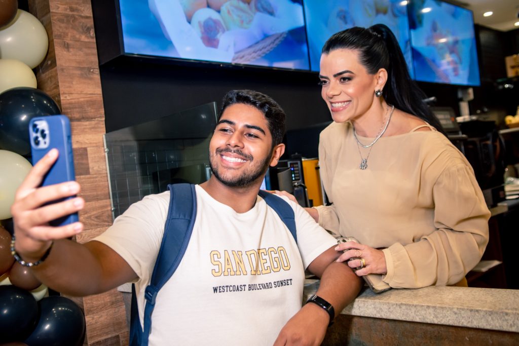 Lucas Pereira E Manu Acário