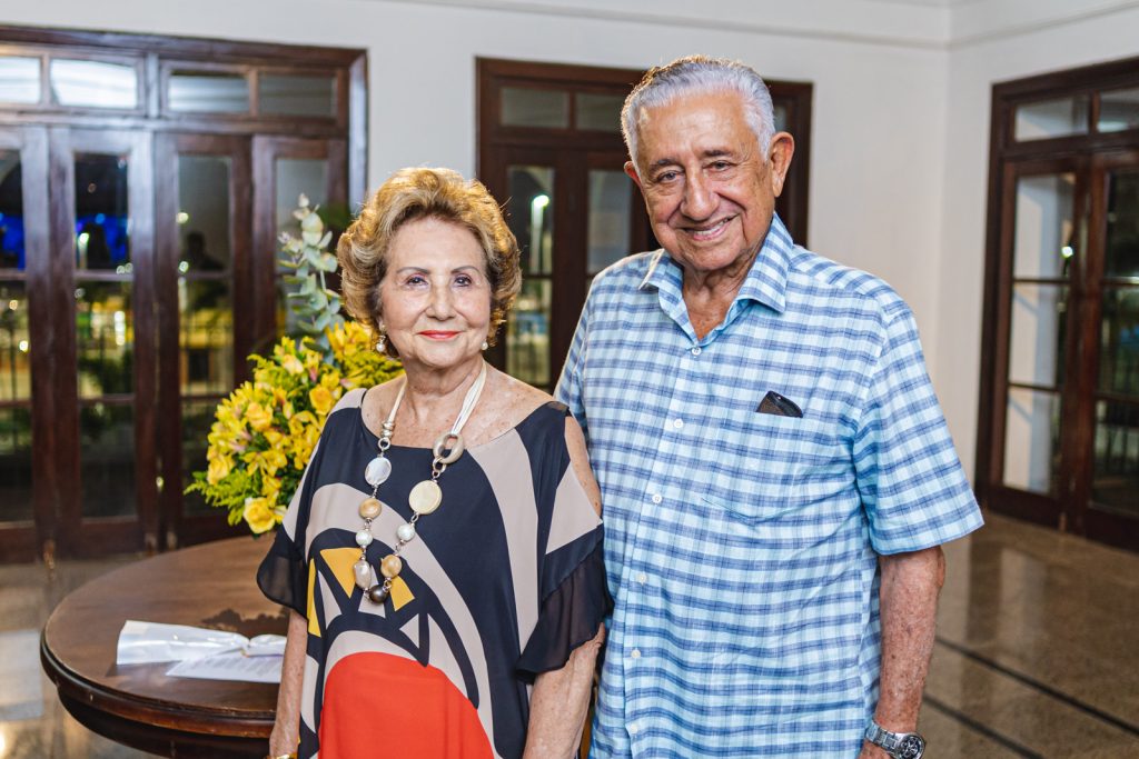 Lucia E Mauricio Medeiros