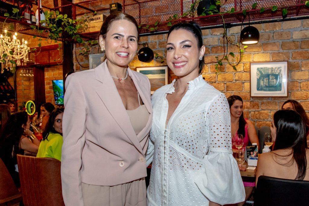 Luciana Sousa E Danielle Linheiro