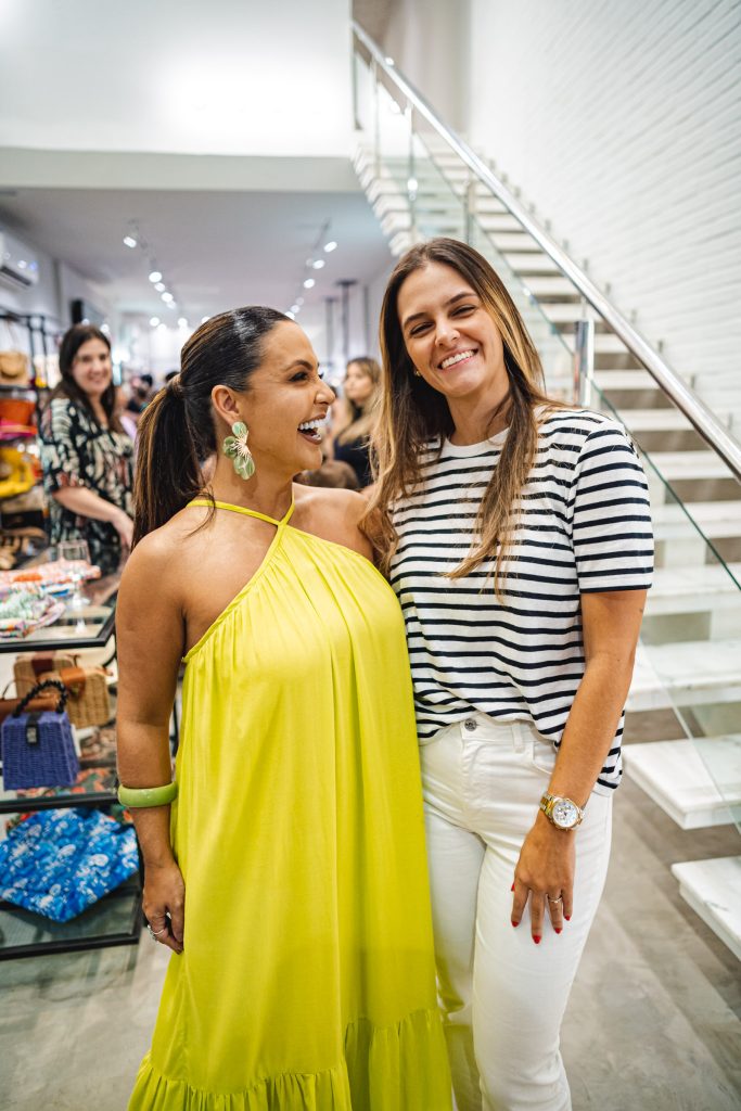 Manu Cysne E Tais Poschi