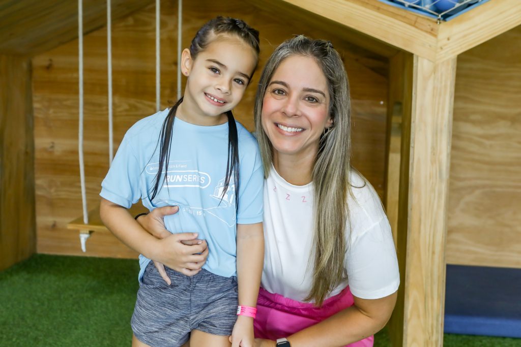 
				Manuela e Flávia Brito    
				
