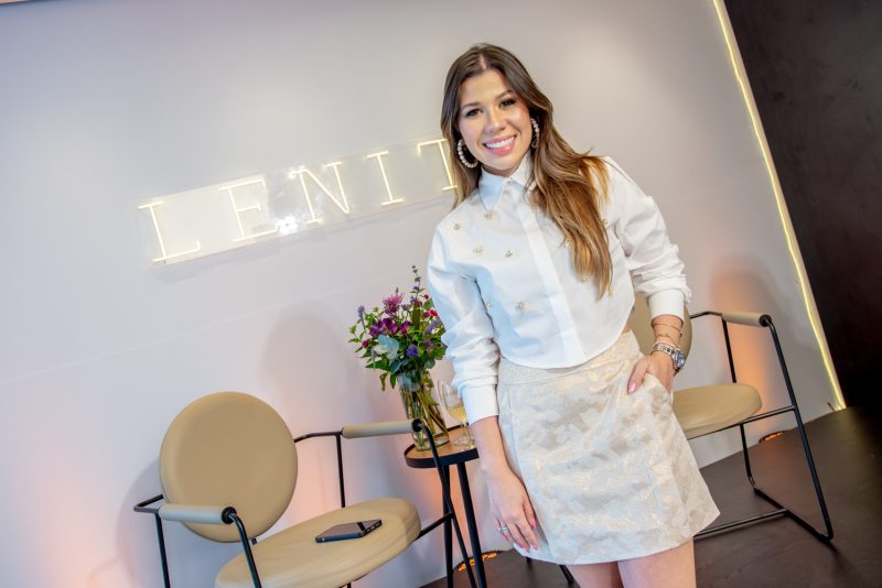 Dia Internacional da Mulher - Lenita promove talk show com a presença da jornalista de moda Mônica Salgado