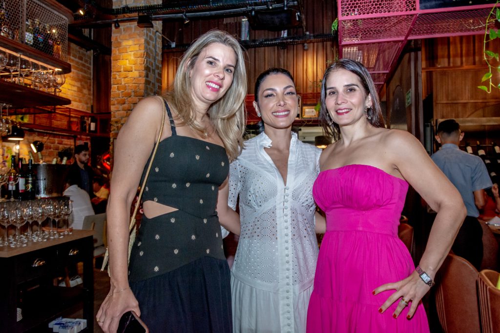 Mariana Lobo, Danielle Linheiro E Ticiana Lobo