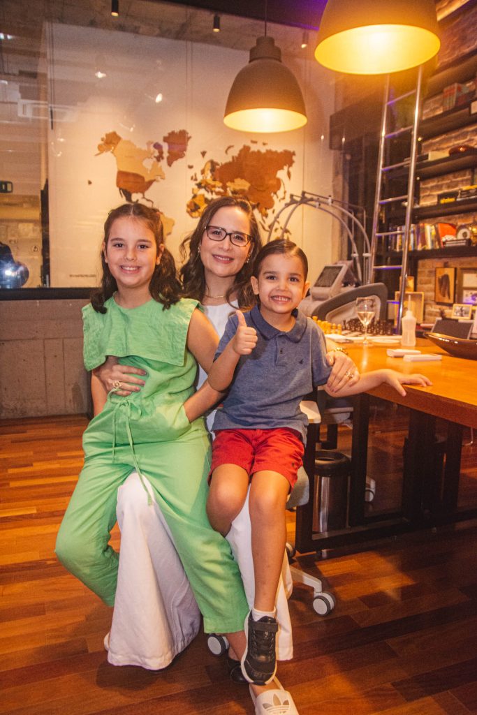 Marina, Manoela E Enzo Crisostomo