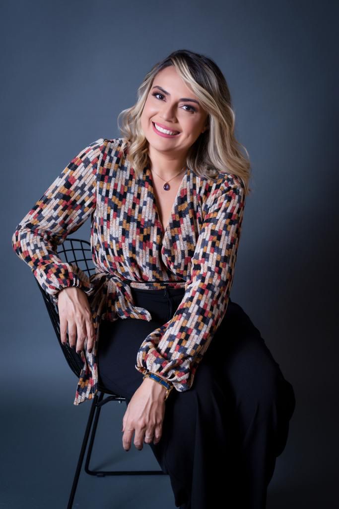 Monika Vieira Jornalista, Mentora De Marcas Pessoais, Co Escritora dos Best Sellers Encontre Sua Marca 1 E 2