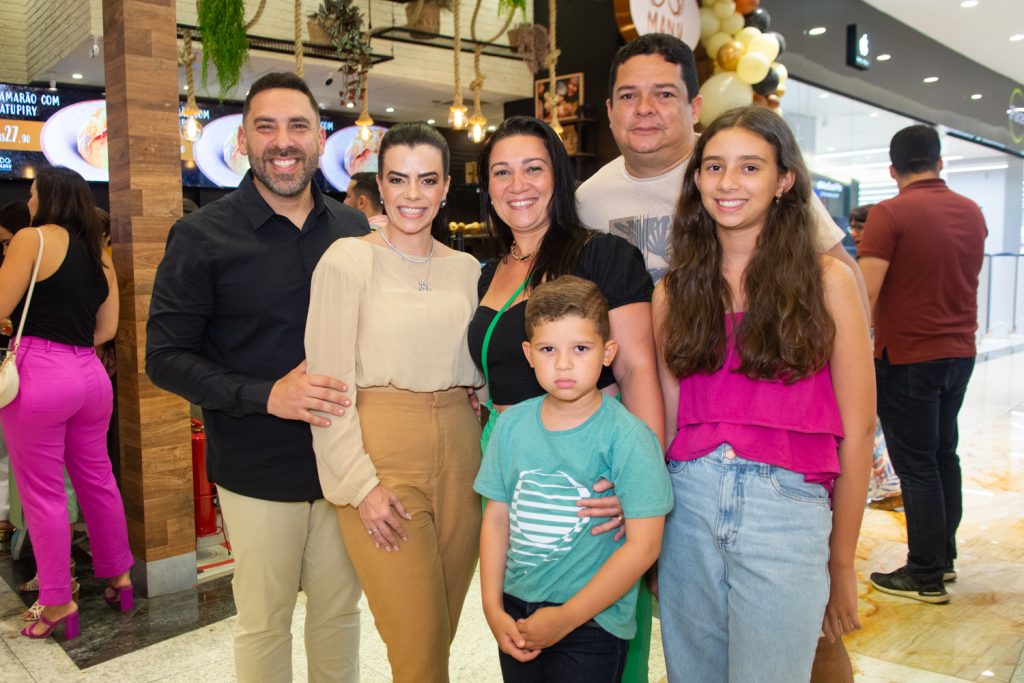 Nagib E Manu Acário, Arthur, Sara, Rubervando E Larissa Facundes (1)
