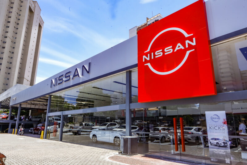 Sofisticação e exclusividade - Nissan Jangada reúne os apaixonados por velocidade no lançamento do novo Sentra