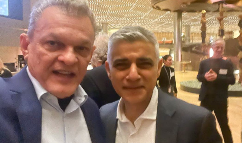 Sarto publica foto ao lado do prefeito de Londres durante agenda pela Inglaterra