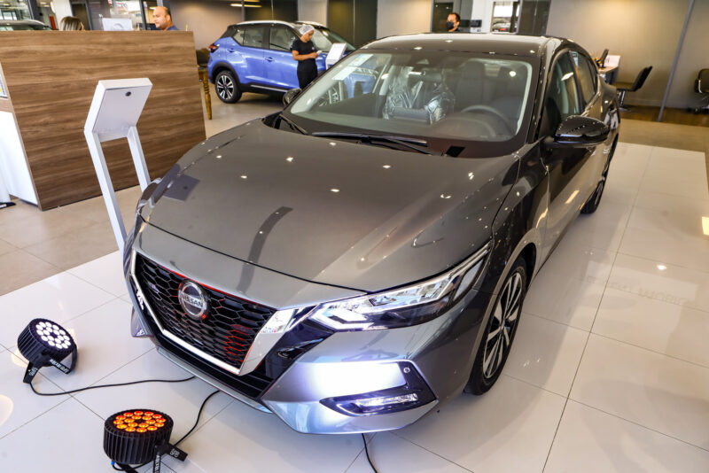 Sofisticação e exclusividade - Nissan Jangada reúne os apaixonados por velocidade no lançamento do novo Sentra