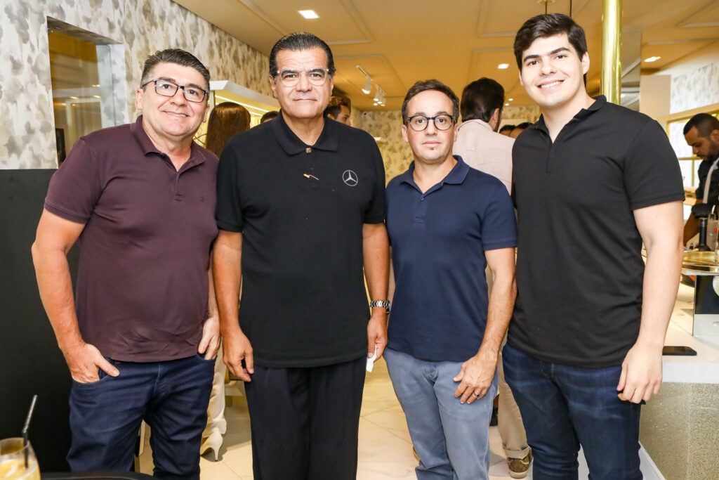 
				Orlando Sena, Odimar Feitosa, Diogo Barbosa e Mateus Sena 
				