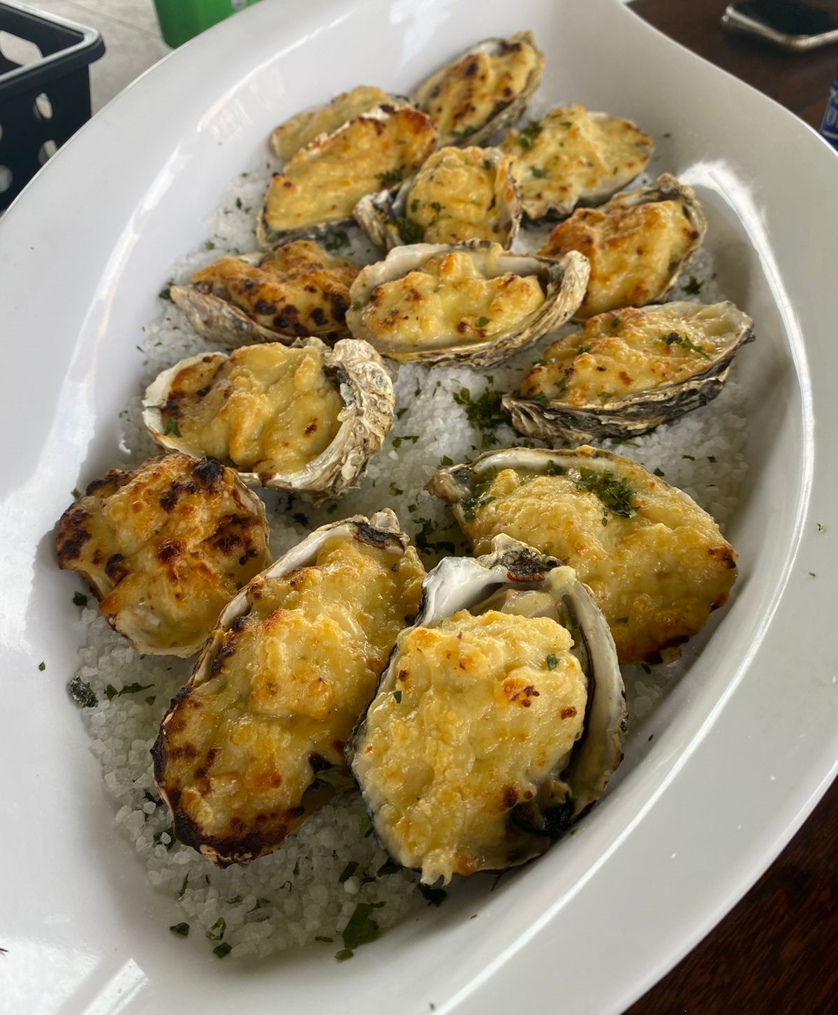 Iate Clube traz menu especial com ostras durante período de defeso do caranguejo