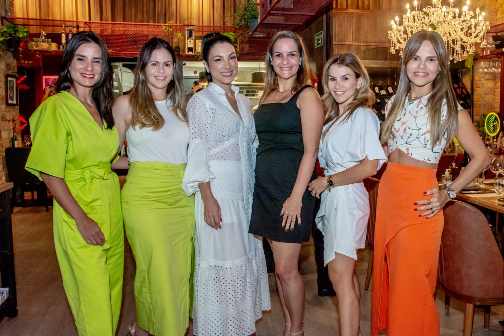 Paula Campos, Riana Aguiar, Danielle Linheiro, Joelma Pordeus, Roberta Quaranta E Andrea Parahyba