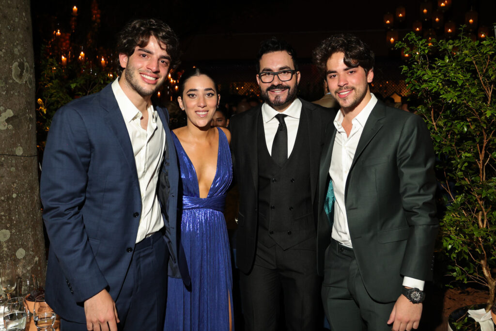 Pedro, Juliana, Padre Fábio E Eduardo