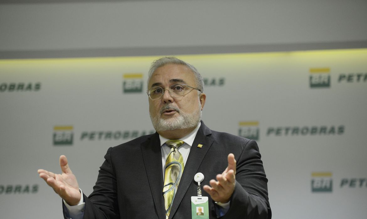 Lula e Prates debatem plano de investimentos da Petrobras