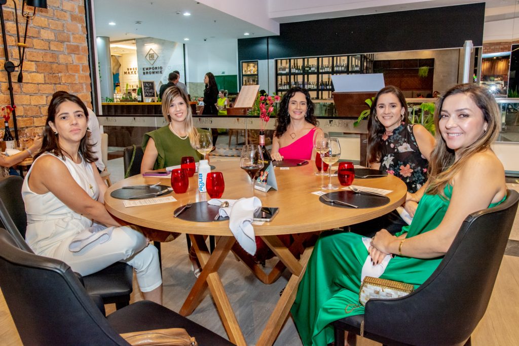 Priscila Aquino, Tayane Frota, Dannia Pepino, Larisse Amorim E Eletice Rodrigues