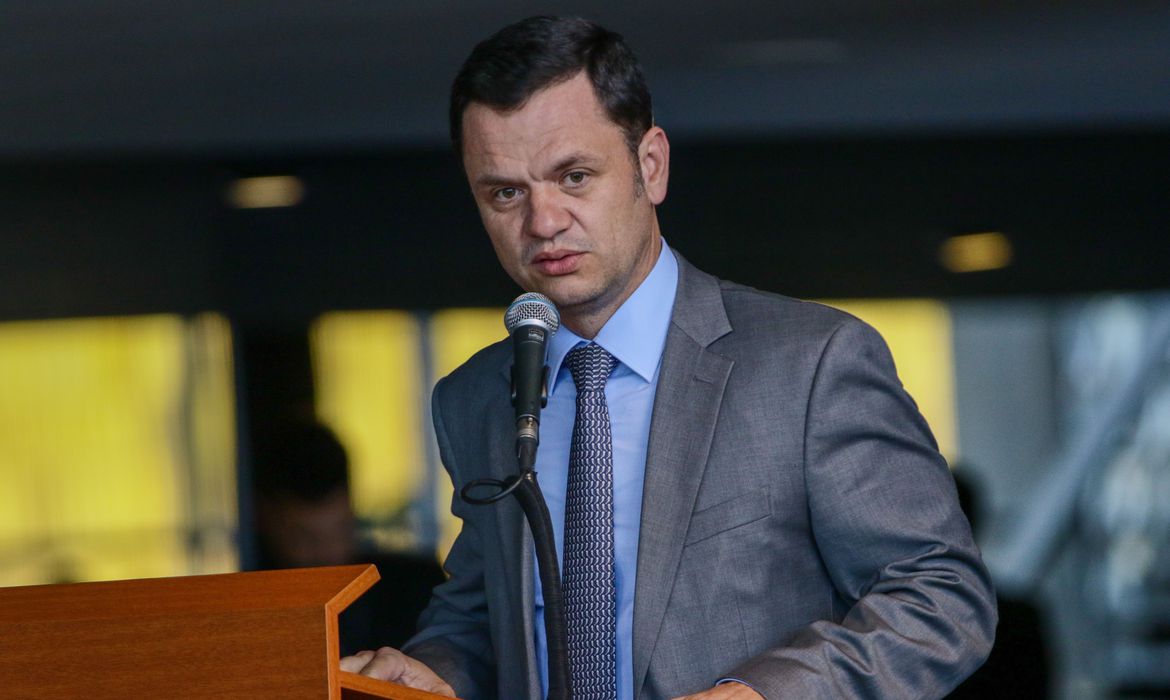 Ministro do TSE quer ouvir depoimento de Anderson Torres sobre minuta de golpe