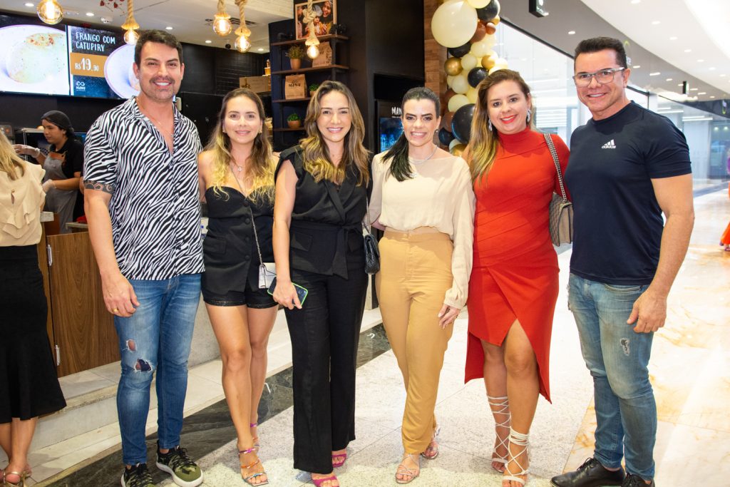 Roberto Alves, Priscila Maciel, Aline Airess, Manu Acário, Camila Ximenes E Jackson Braga