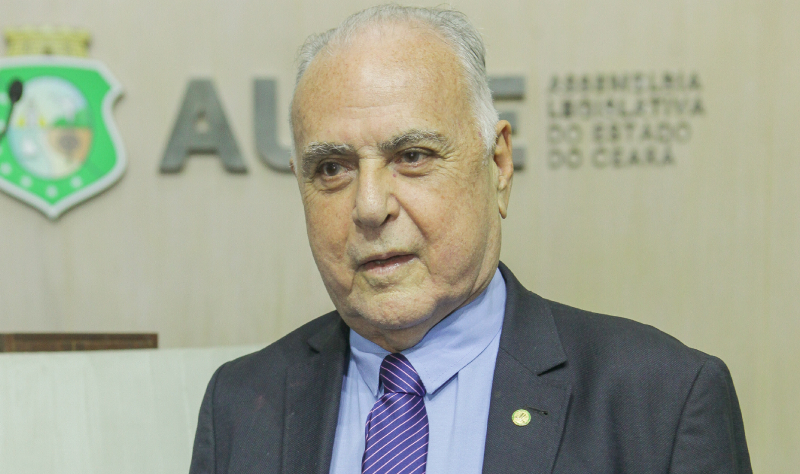 Roberto Pessoa diz estar negociando vinda de duas fábricas para Maracanaú; saiba quais