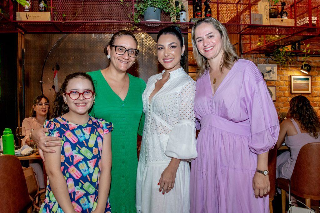 Sarah Santana Linhares, Ledinha Craveiro, Danielle Linheiro E Laura Mota