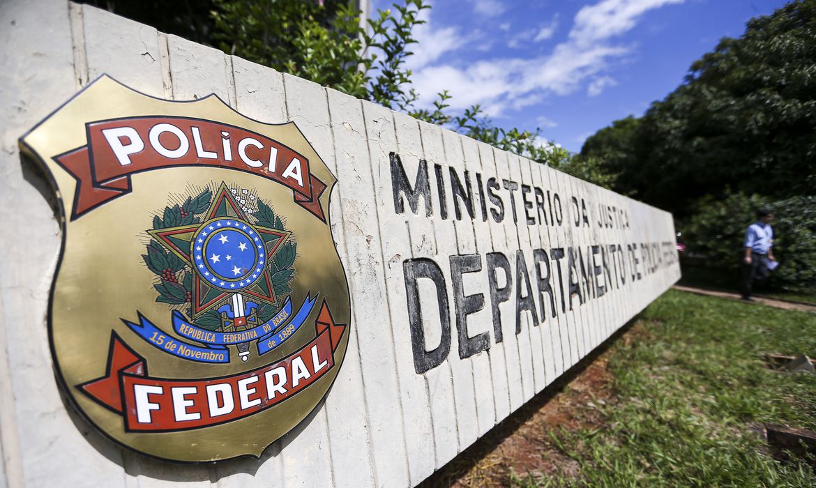 PF desarticula grupo que planejava ataques contra autoridades; um dos alvos seria Sergio Moro PF desarticula grupo que planejava ataques contra autoridades; um dos alvos seria Sergio Moro