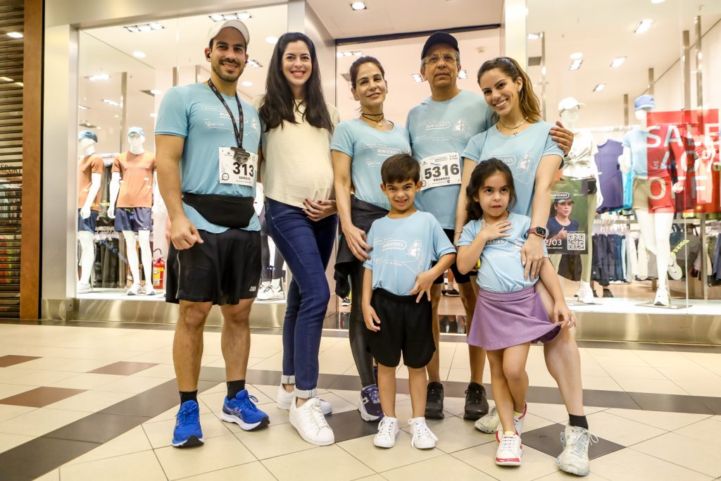 
				Sérgio, Gabriela, Sandra, João, Eduardo, Maria e Manuela Rolim    
				