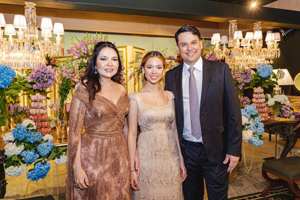 Sunny, Lina E Daniel Gutierrez