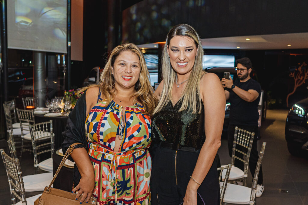 Thaissa Garcia E Barbara Palomaris