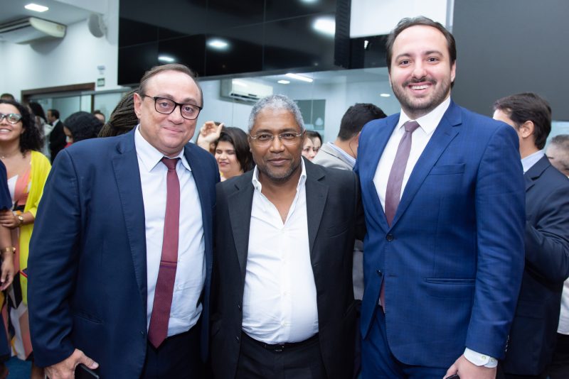 Sessão Solene - Senadora Augusta Brito é agraciada com a Medalha Boticário Ferreira