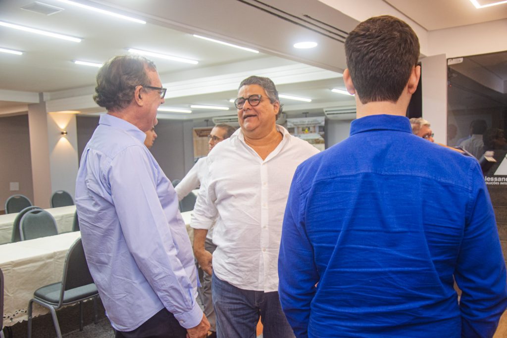 Urbano Costa Lima E Colombo Cialdini